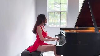Heart Touching Deeply????????❤????????  Lola - Piano Daydream No. 8 (Original)