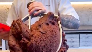 Very skilled baker.  ????‍????