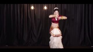 Indian Girl Urvashi Pardeshi Dance