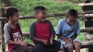 Tertawalah