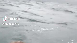 Seorang laki laki berenang ke point nemo