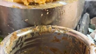 #boi #kachori #samosa #delhifood #chole #matar #desi #exclusive #spicyfood #streetfoodindia