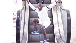 Descente de l'escalier .