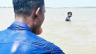 Cricket play in water