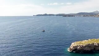 Sailing to an Abandoned Island in Spain, Mallorca (Alone!) ????????