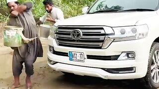 Gari pe kechar dal k lia badla