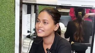 Nail artists v-s client