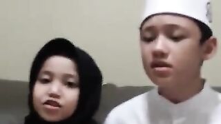 Boys and  read the prophet's prayers