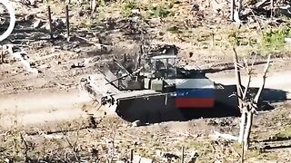 FPV-ДРОН АТАКУВА РУСКИ ТАНК