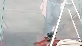 Diary of a glass facade cleaning worker 4today, a professional method of cleaning