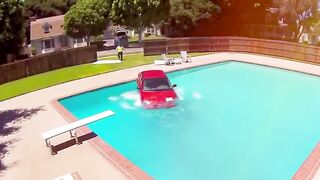 20 Craziest and Funniest Doorbell Cam Clips