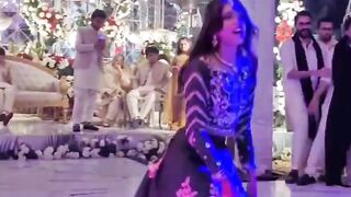 Bridal sister dance