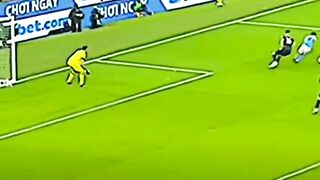 This is a rare character in world football, you crazy man⚽????????