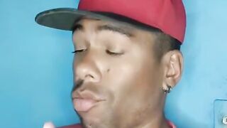 Quando a pessoa que eu to devendo aparece do nada