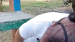 Cet video est vraiment triste cause la necesité de l'argent.