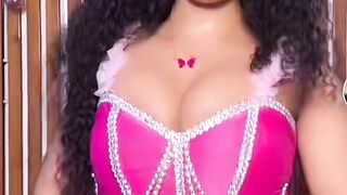 Amazing babe