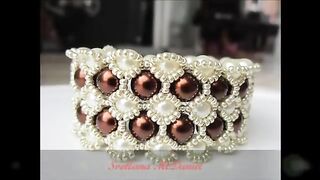 Beaded Bracelet with 8mm and 6mm Glass Pearl .