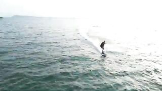 GOYOJO_Electric_Surfboard_is_Insane__55km_h_and_below_