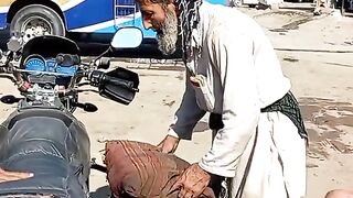 Is Umar Mein chacha ka kam dekhiae