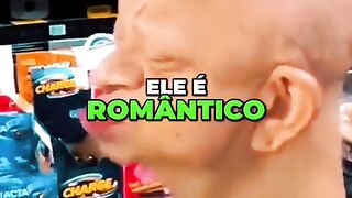 Danilo apresentando o elenco de milhoes