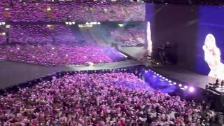 Taylor Swift - Crowd Cheering - Cardiff 2024