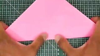 Kreasi kertas origami kupu-kupu
