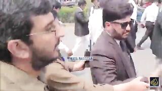 Lahore police and lawyers came face to face, we will jam the entire country with thousands of lawyers on the roads.