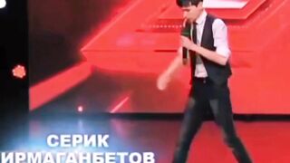 Танцор