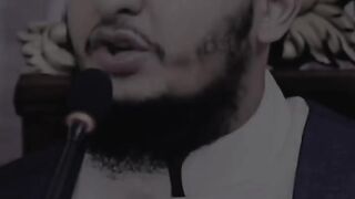 অই নারি থেকে দূরে থাকবেন