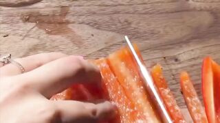 Салат с рисовой лапшой