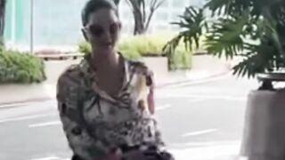 Sunny Leone Spotted At Airport #sunnyleone #shorts #viral #youtubeshorts #trending #shortvideo #ytshorts
