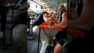What a battle Strong wrist vs strong man