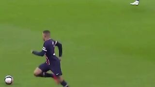 Mbape skills fast