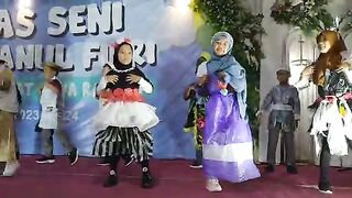 Pentas seni kelas 1