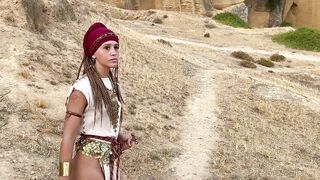 Amazona pensativa  Grisalla  Oleo sobre lienzo  90x50  Guennadi Ulibin