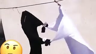 رقص مع الملابس