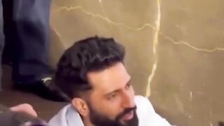 Vicky Kaushal sits down for the paps at the trailer launch! #vickykaushal #shorts #viral #youtubeshorts #trending #shortvideo #ytshorts