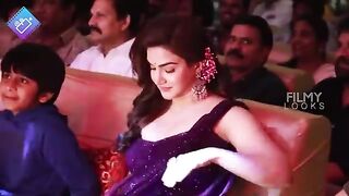 Honey Rose Feels Uncomfortable With Her Dress _ Balakrishna _ Veera Simha Reddy.