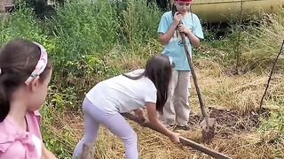 КАДРИ ОТ ФЕРМЕРСКОТО УЧИЛИЩЕ НА ГАБРИЕЛА ТОДОРОВА