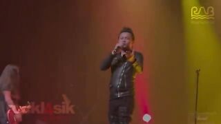 Denden Gonjalez ll search - teguh live esplanade singapore ( audio hq )