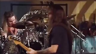 IRON MAIDEN - Hallowed Be The Name