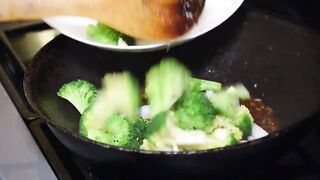 Using Sauce to Cook Vegetables - Free from Creative Commons