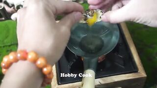 Fried noodles and miniature cooking utensils from #Creative Commons | CCGV