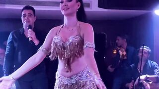 Beautiful belly dancer ????????