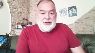 КОМЕНТАРИ : СПЕКТАКЪЛЪТ СВЪРШИ