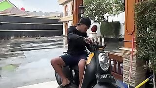 LU GAK PAHAM TEMEN GUE MBE