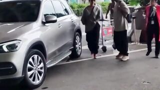 Rajkummar Rao and Patralekhaa Spotted together at Airport #rajkummar #short #shorts #trending #viral #bollywood #viralshorts