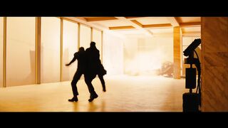 BLADE RUNNER 2049 - Official Trailer 2