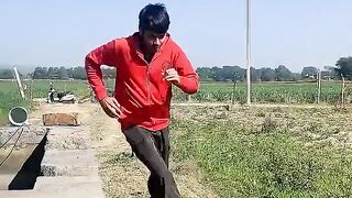 Anaconda_Snake_Chasing_Boy_video_