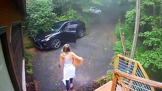 Who thinks he is the owner of the car?